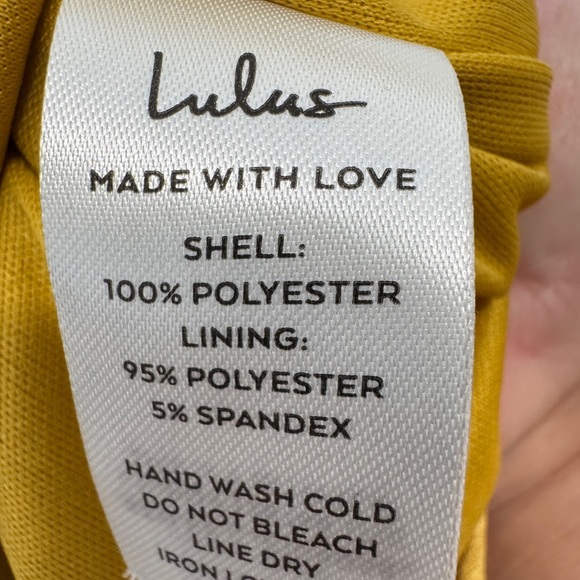 💎 Lulus Lovely Times Floral Backless Short Romper Yellow - Picture 11 of 13